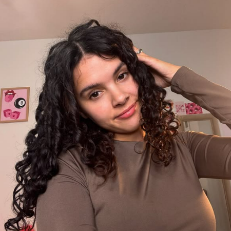 Klailea Bennett is an American influencer, trendy, bubbly, and multi-talented in the virtual world. 